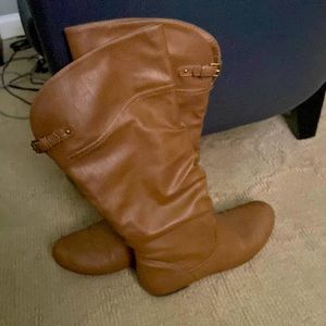 Calf-high brown boots